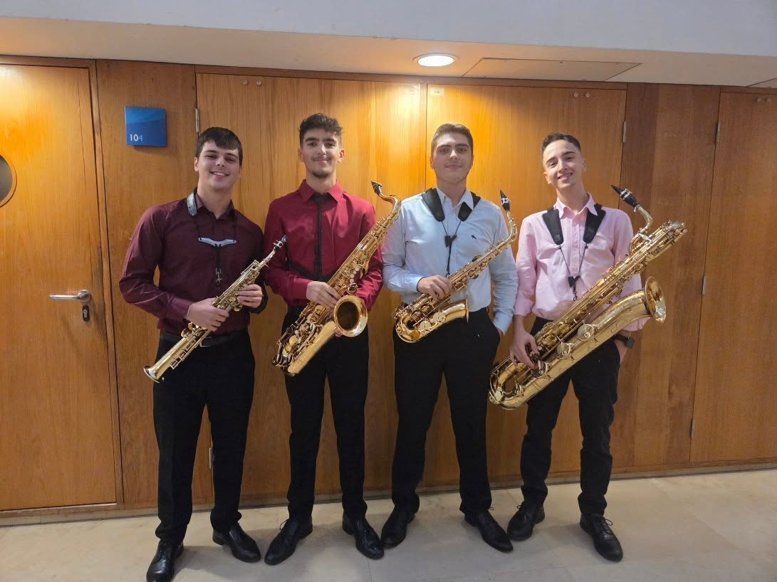  Hoje celebrou-se o Dia do Saxofone! 